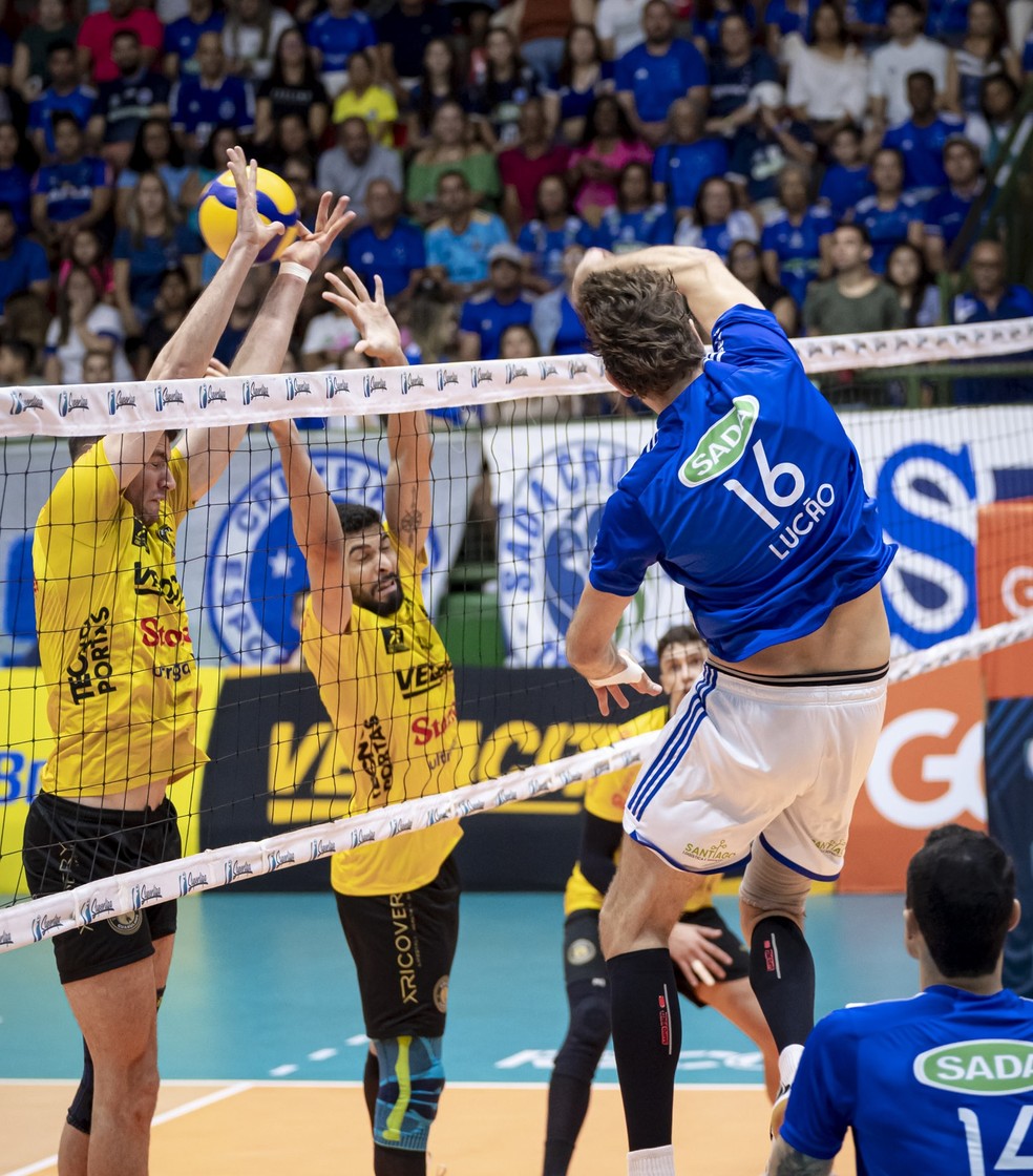 Cruzeiro e Guarulhos fizeram set inicial equilibradíssimo  — Foto: Cruzeiro/Divulgação