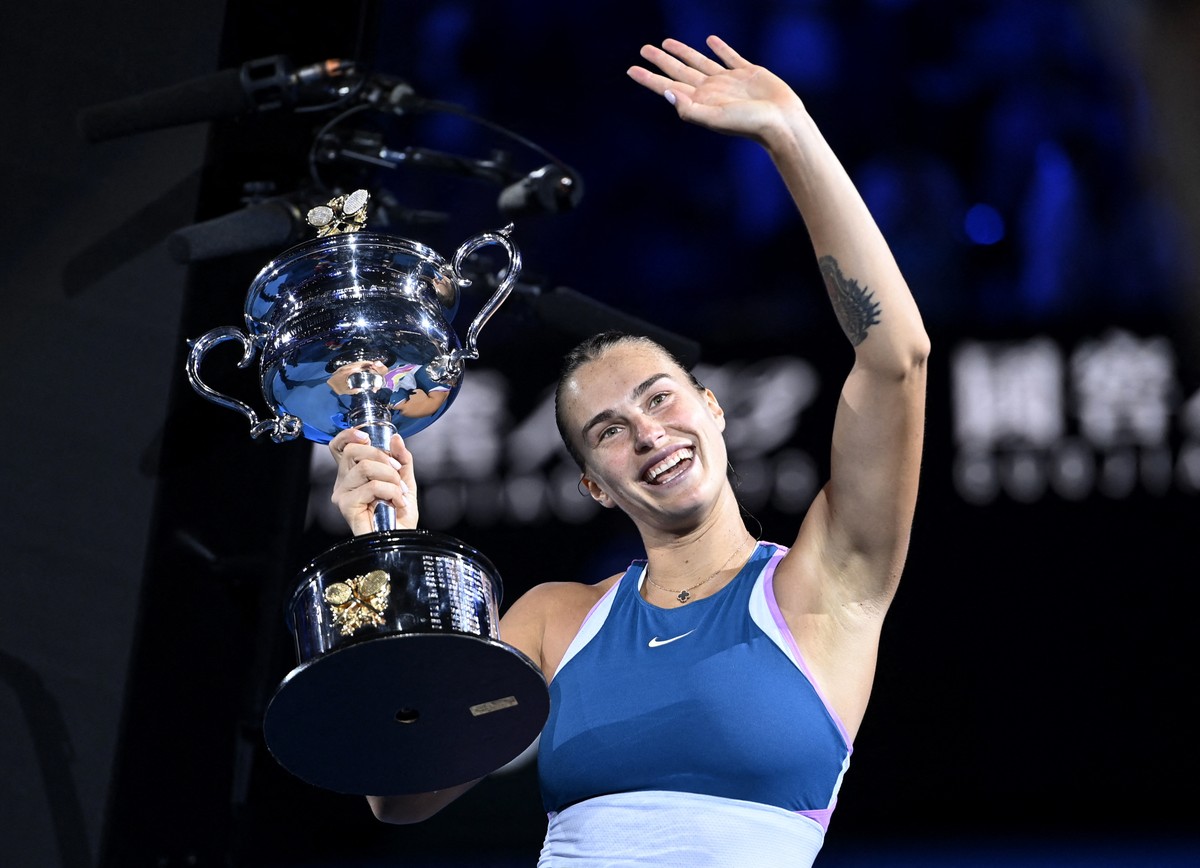 Djokovic e Sabalenka são eleitos melhores tenistas de 2023 pela ITF, tênis
