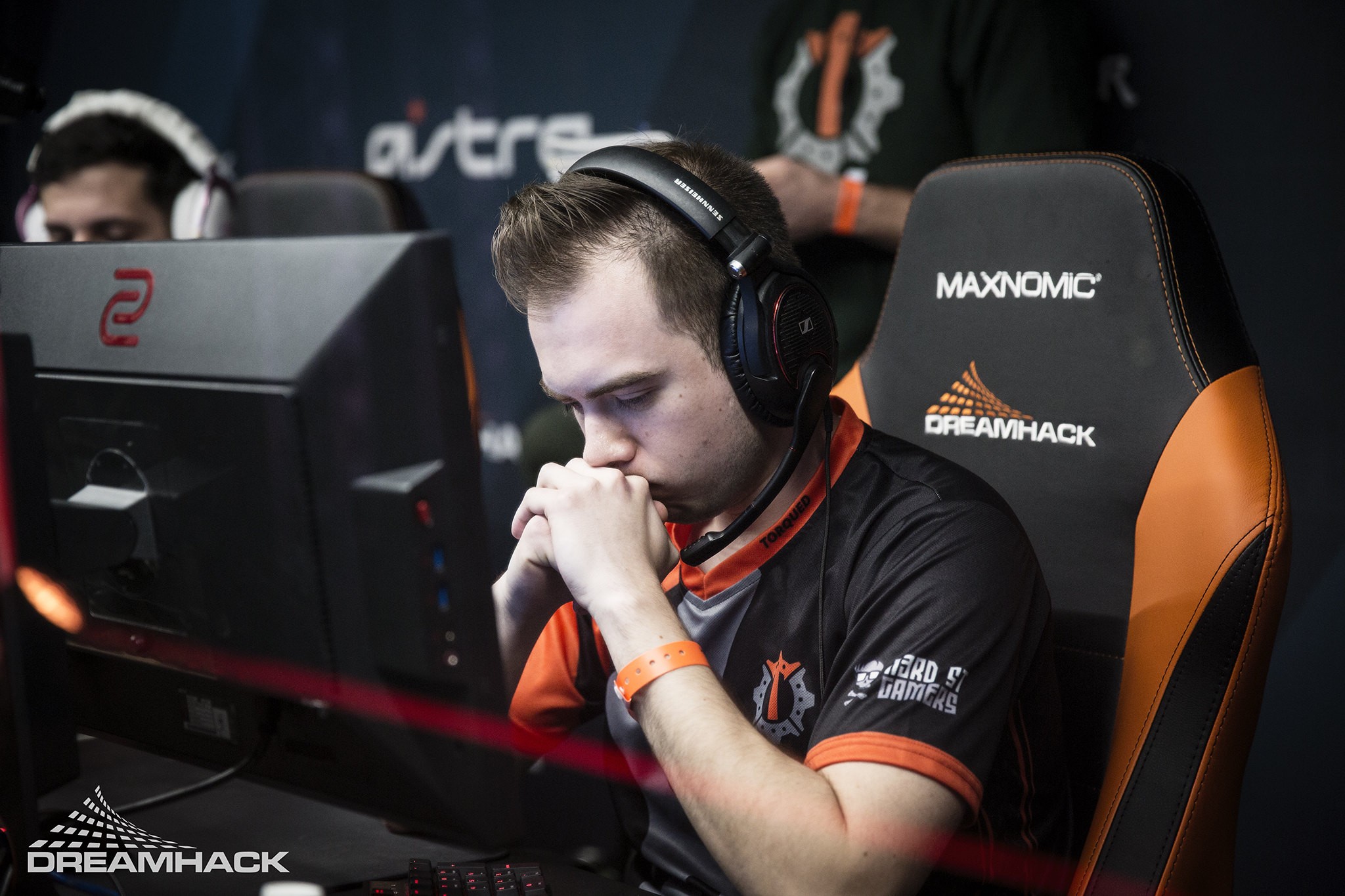 Banido no CS:GO, AZK é contratado pela T1 para jogar Valorant
