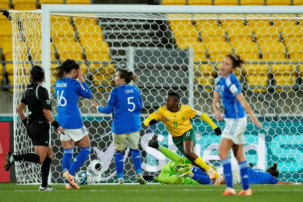 Kgatlana marca, e italianas lamentam: África do Sul garante a classificação na Copa do Mundo Feminina — Foto: Getty Images