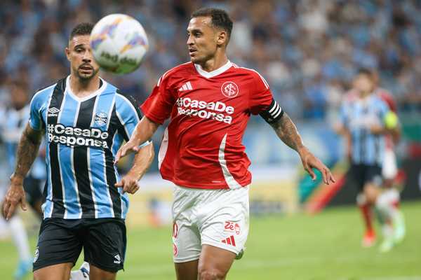 Inter questiona arbitragem, Grêmio defende uso do VAR para todos.