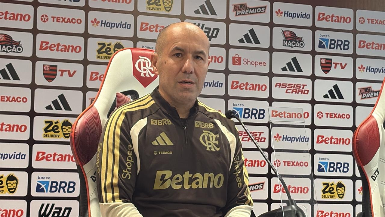 Sem revolução tática: Jardim aposta na base de Filipe Luís para vencer o clássico