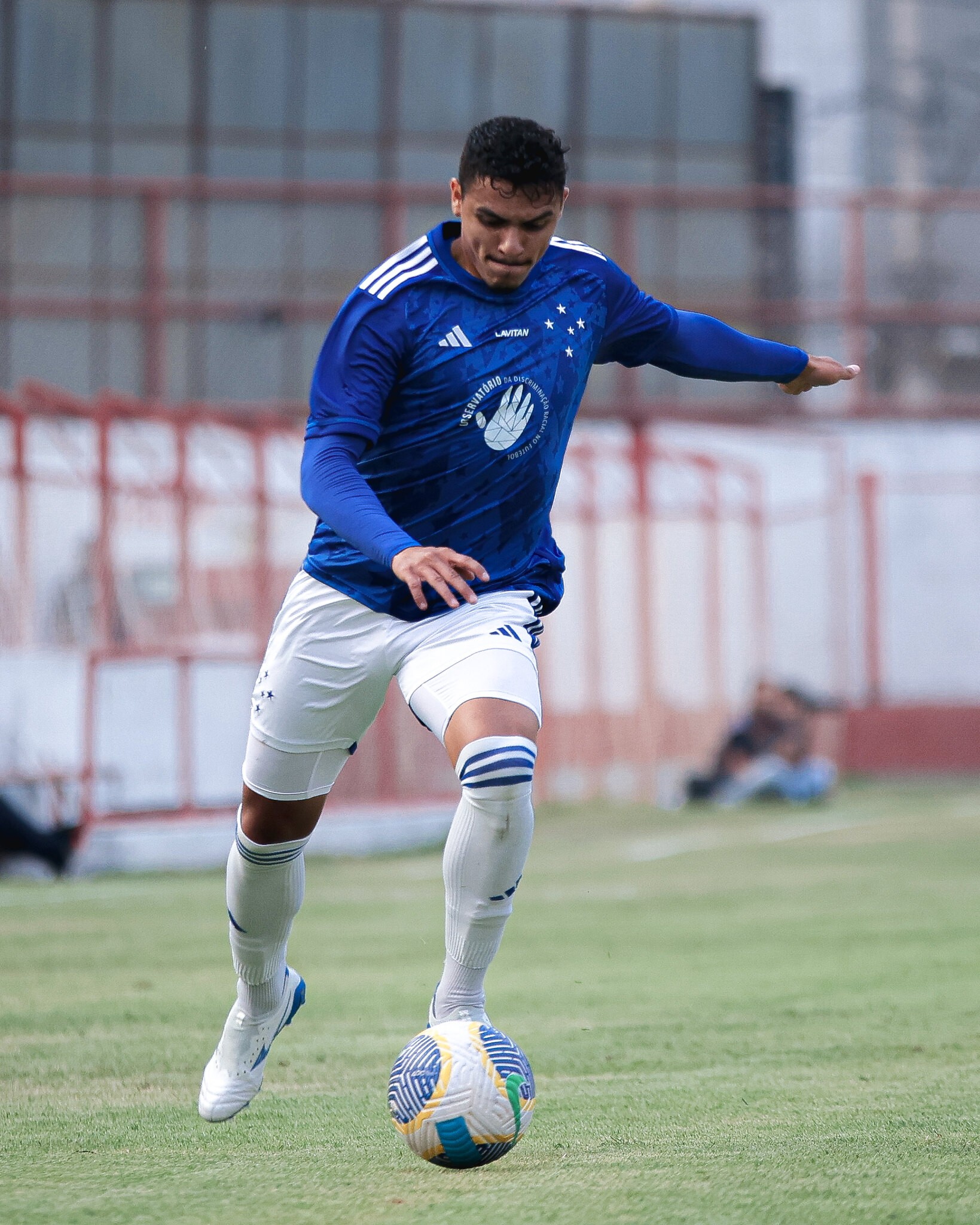 Contratado pelo Tombense, Dorival destaca-se como campeão na base do Cruzeiro.