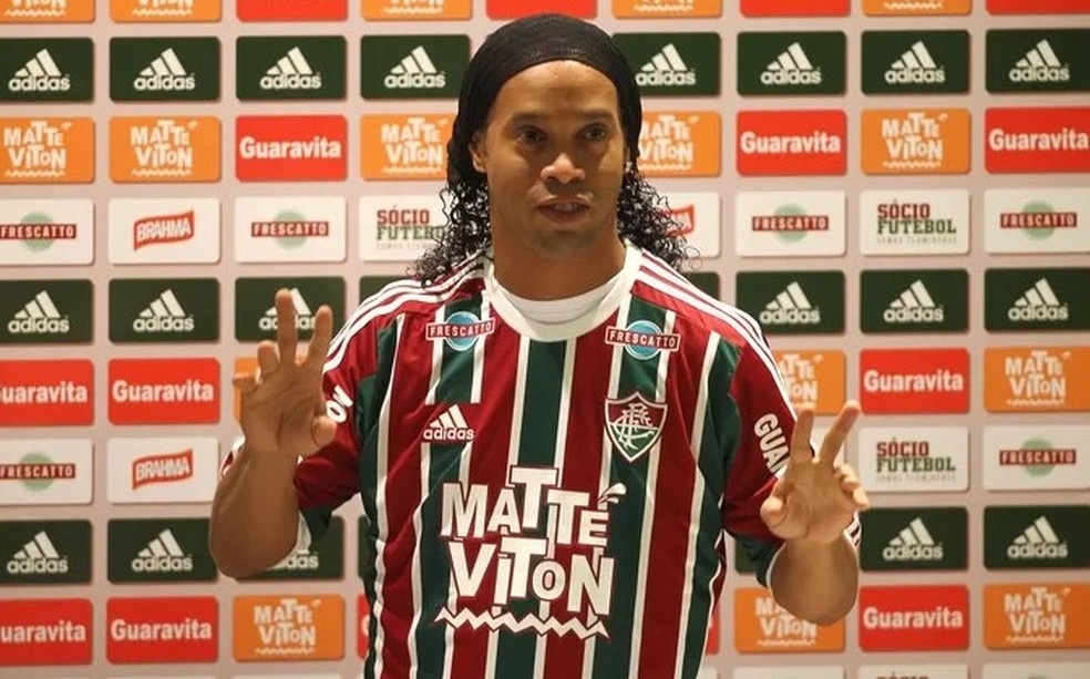 Ronaldinho é apresentado pelo Fluminense — Foto: Marcelo de Jesus