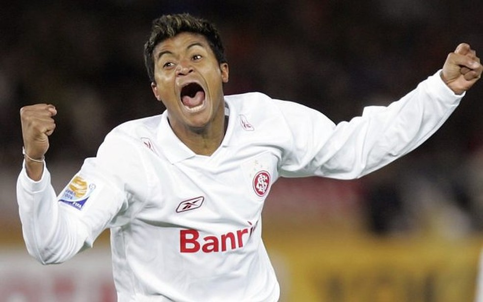 Quem fez o gol do título mundial do Inter?