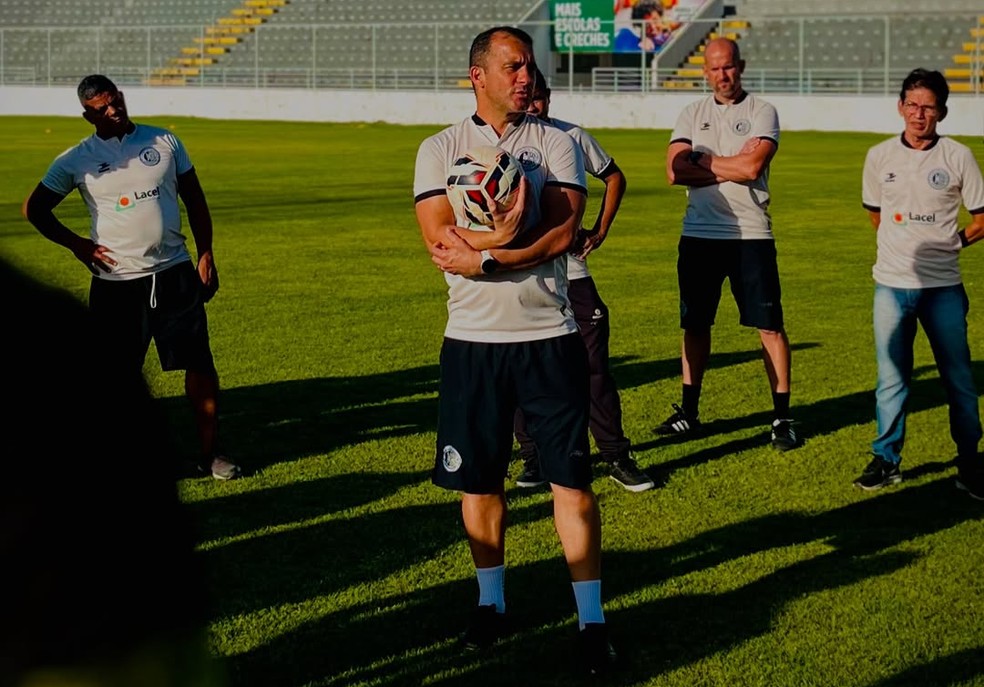 Técnico Ranielle Ribeiro prepara ASA para duelo com União-TO — Foto: @ojoaovictorodrigues