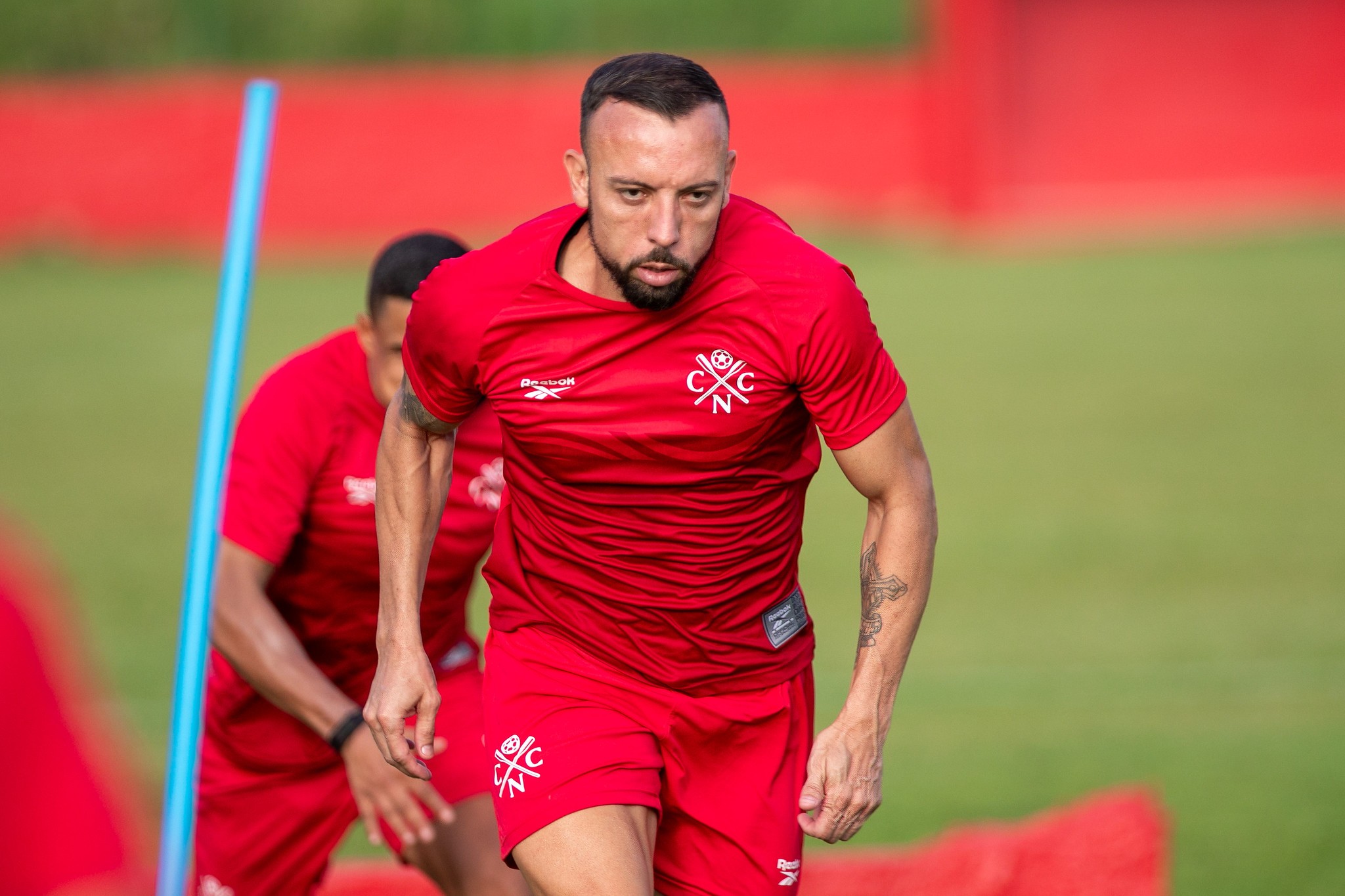 Paulo Sérgio volta a treinar e fica à disposição do Náutico contra o Operário-PR