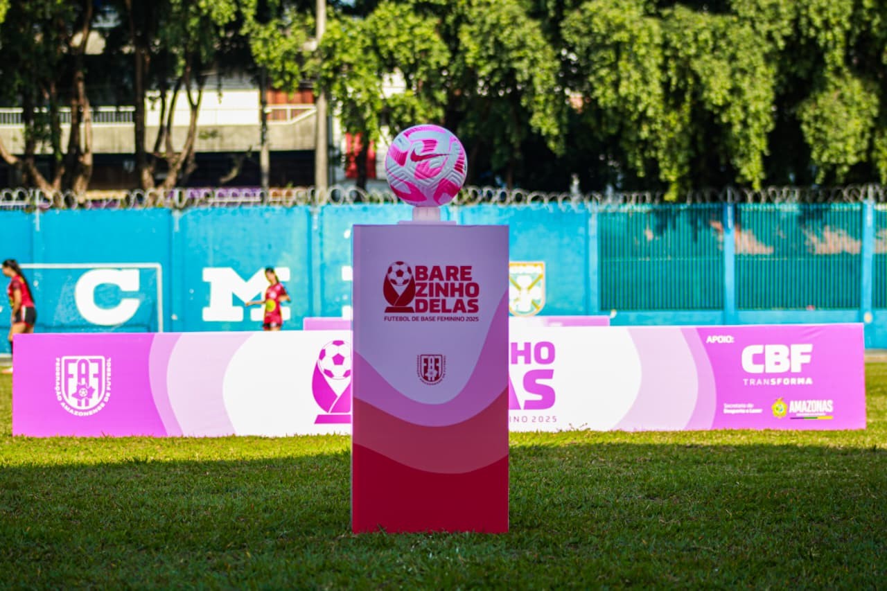 Em destaque: FAF promove festival de futebol feminino em ação do Outubro Rosa