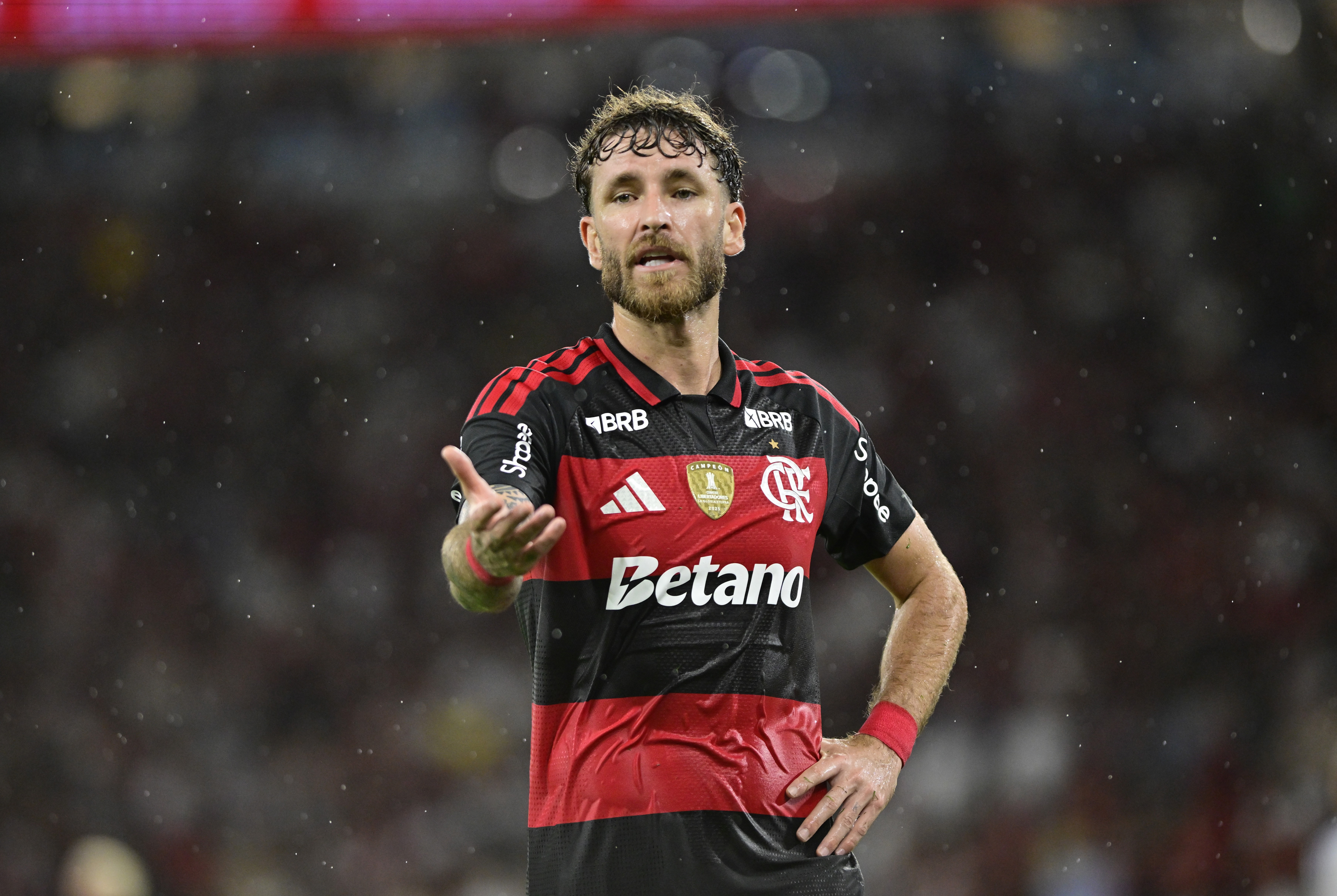 Flamengo perde Léo Pereira e Pulgar para o clássico contra o Corinthians