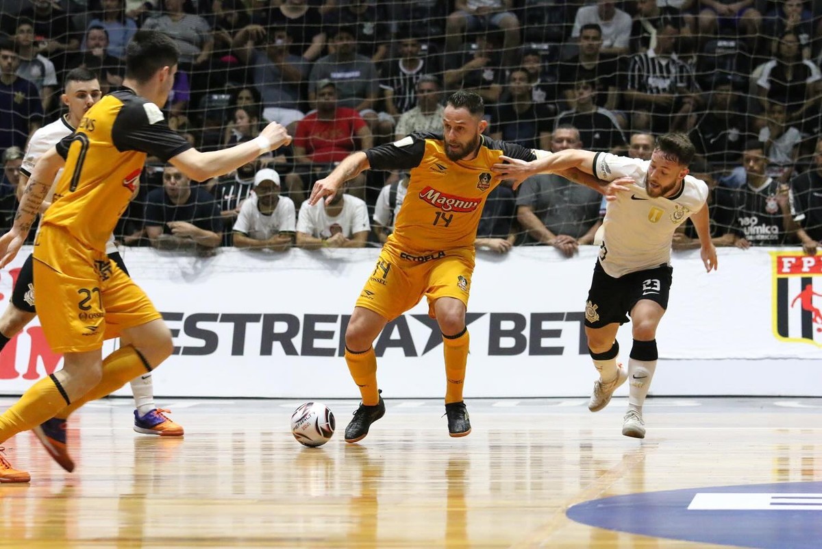 Sorocaba empata com Corinthians a segundos do fim e é campeão