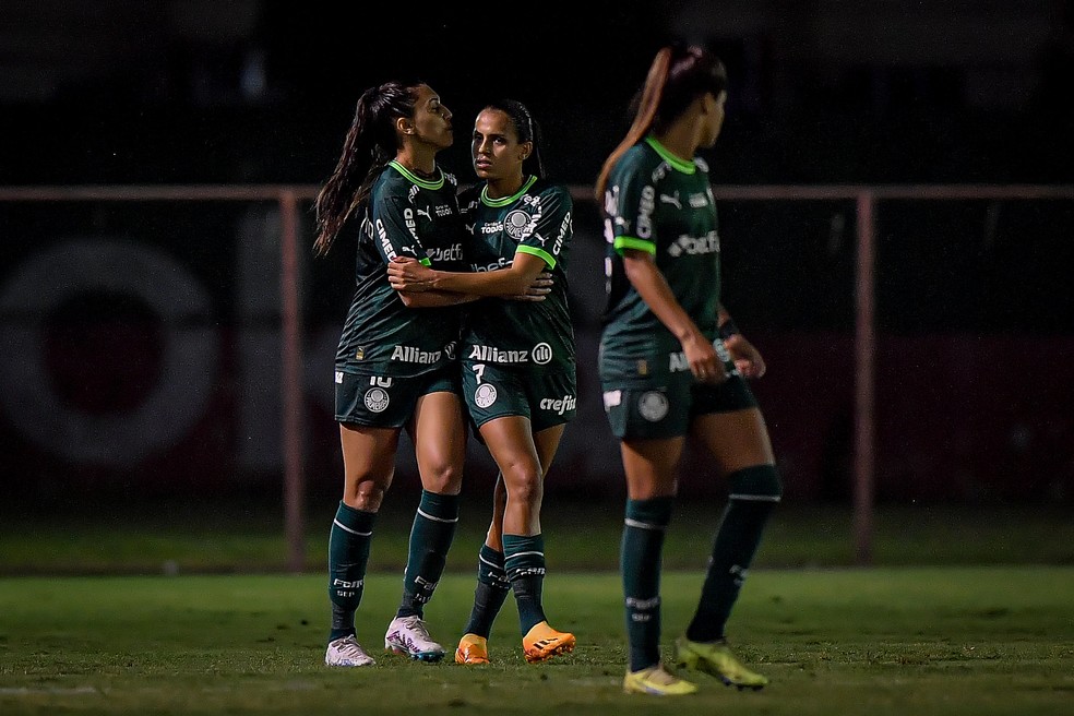 Gol de Bia Zaneratto em Flamengo x Palmeiras, pelo Brasileiro Feminino  — Foto: Nayra Halm / Staff Images