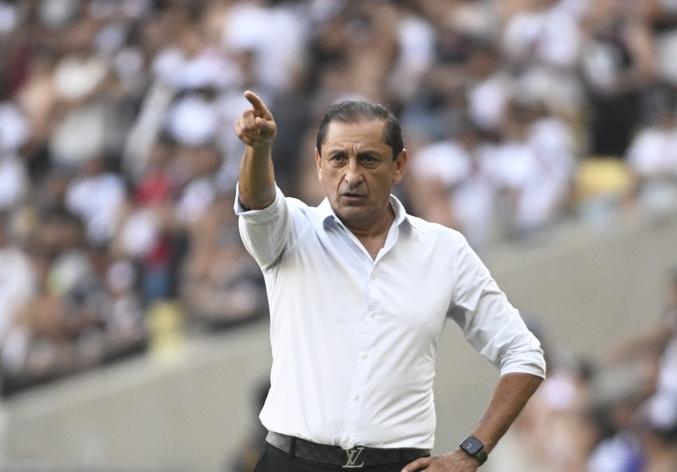 Ramón Díaz está desempregado desde que deixou o Vasco — Foto: André Durão