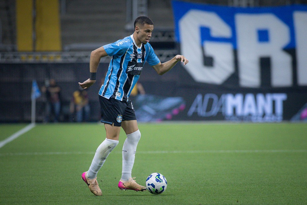 Alysson atacante Grêmio — Foto: Maxi Franzoi/AGIF