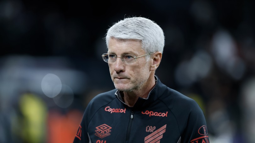 Odair Hellmann é punido com quatro jogos de suspensão por expulsão contra o Bahia