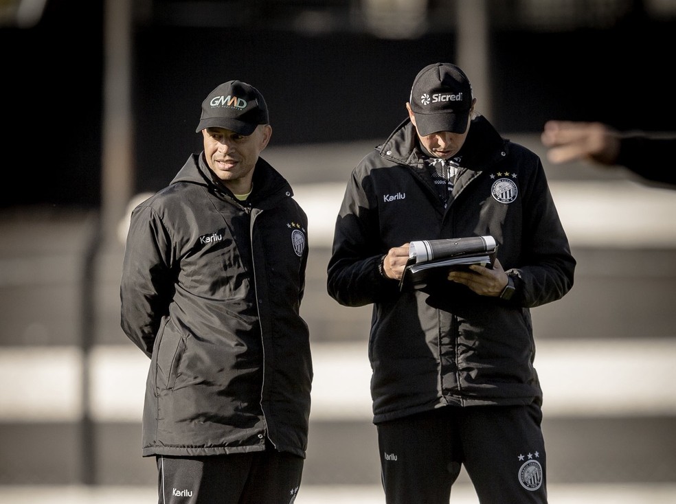 Alex em treino do Operário-PR — Foto: André Jonsson/OFEC