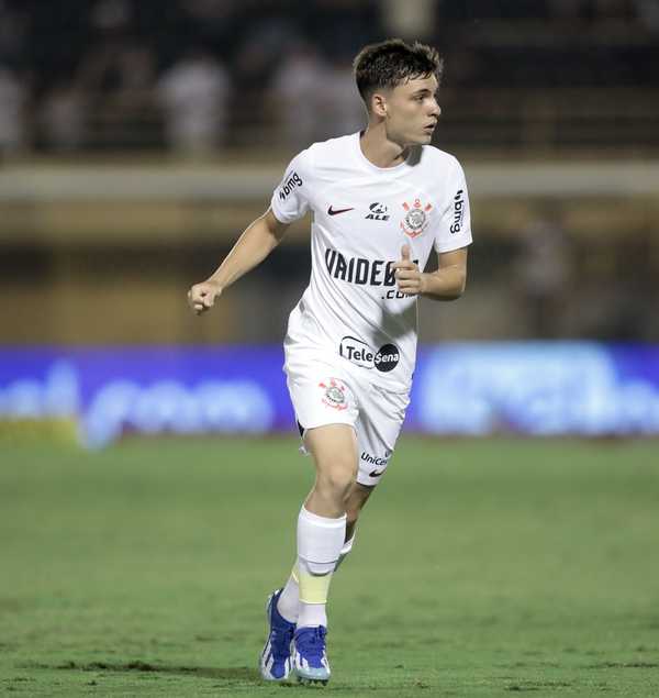 Bidon impressiona e recebe elogios em estreia como titular no Corinthians
