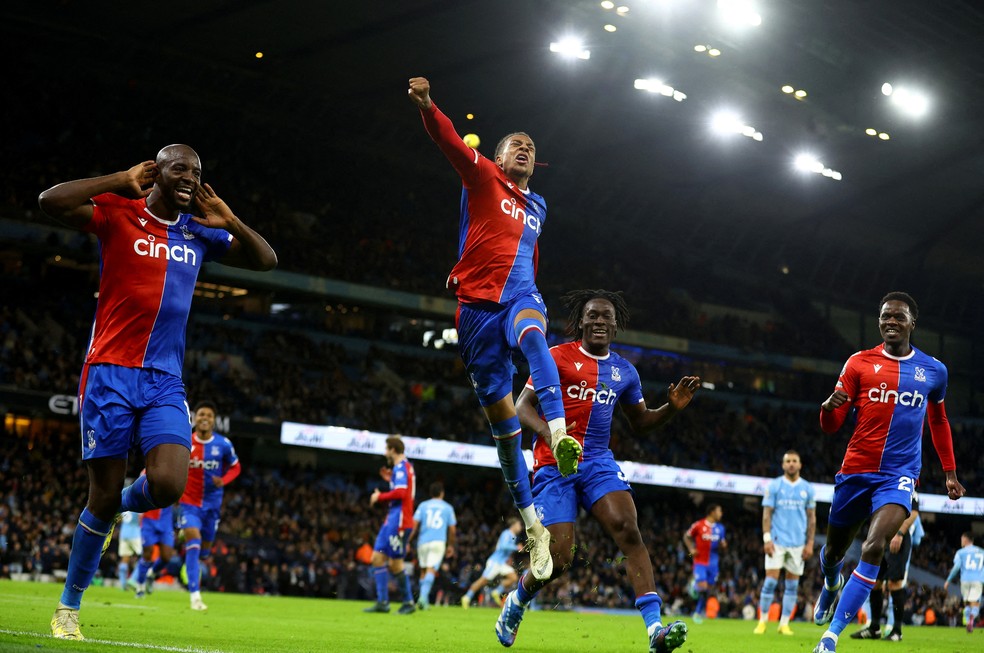 Olise comemora gol de empate do Crystal Palace contra Manchester City pela Premier League — Foto: REUTERS/Carl Recine