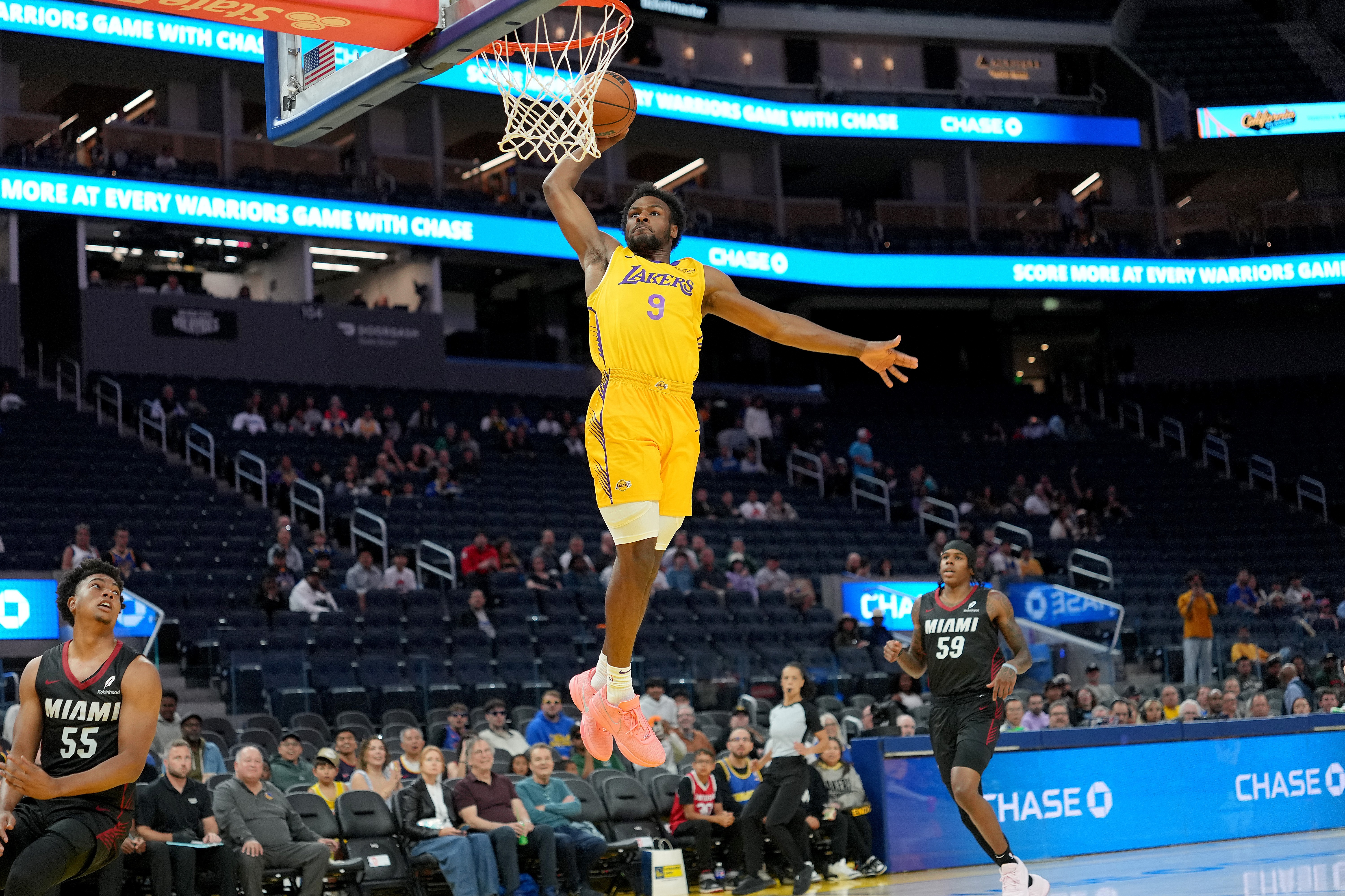 Técnico dos Lakers avalia pré-temporada do filho de LeBron James: “Não jogou bem”