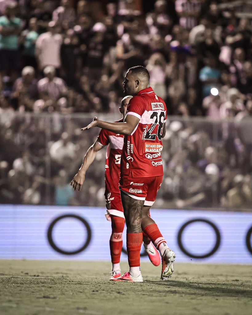 Artilheiro do Brasil em 2026, Mikael decide para o CRB contra o Ceará; veja o gol