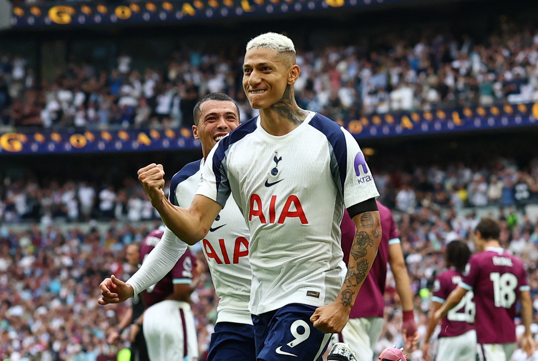 Técnico do Tottenham elogia atuação de Richarlison: "Excepcional"