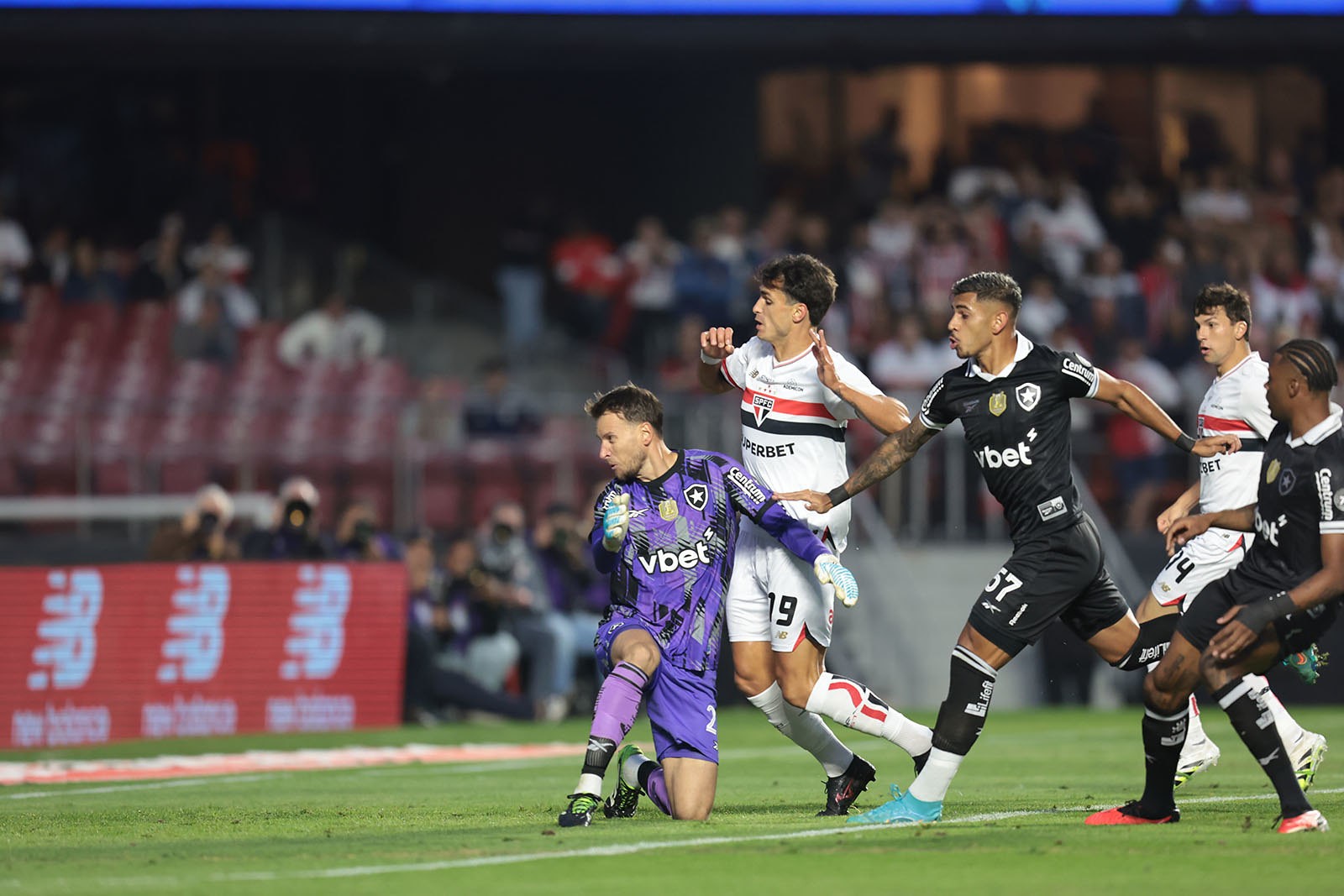 Com revés para o São Paulo, Botafogo iguala pior número de derrotas da Era SAF