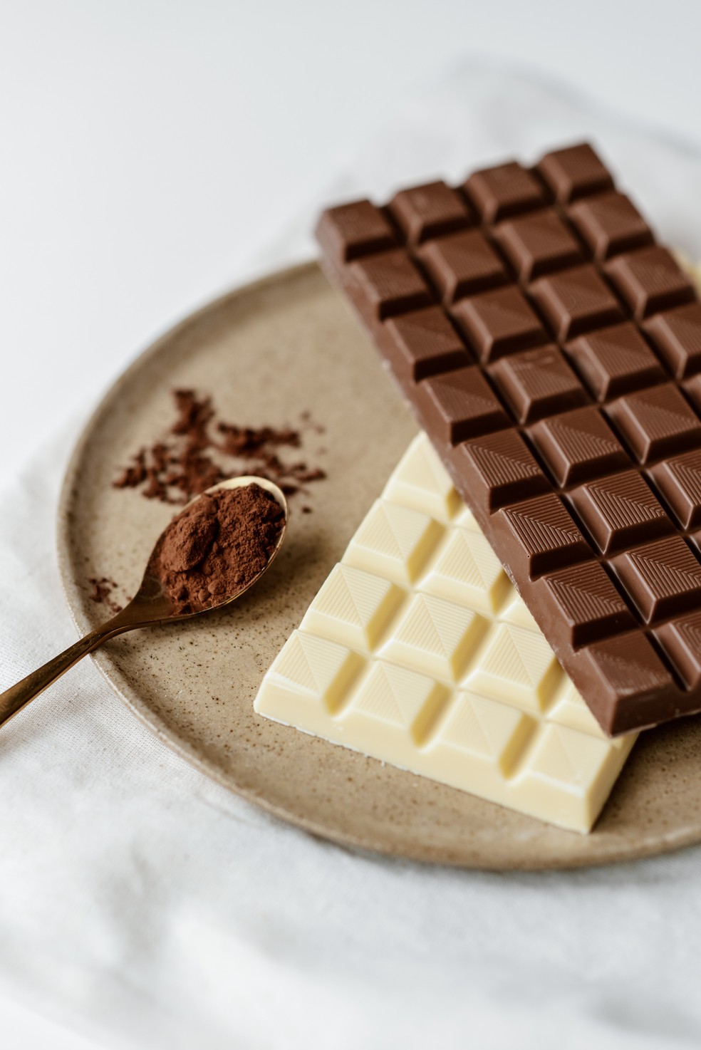 É isso mesmo. Comer chocolate pelo menos uma vez por semana reduz o risco de contrair doenças cardíacas. — Foto: Pexels