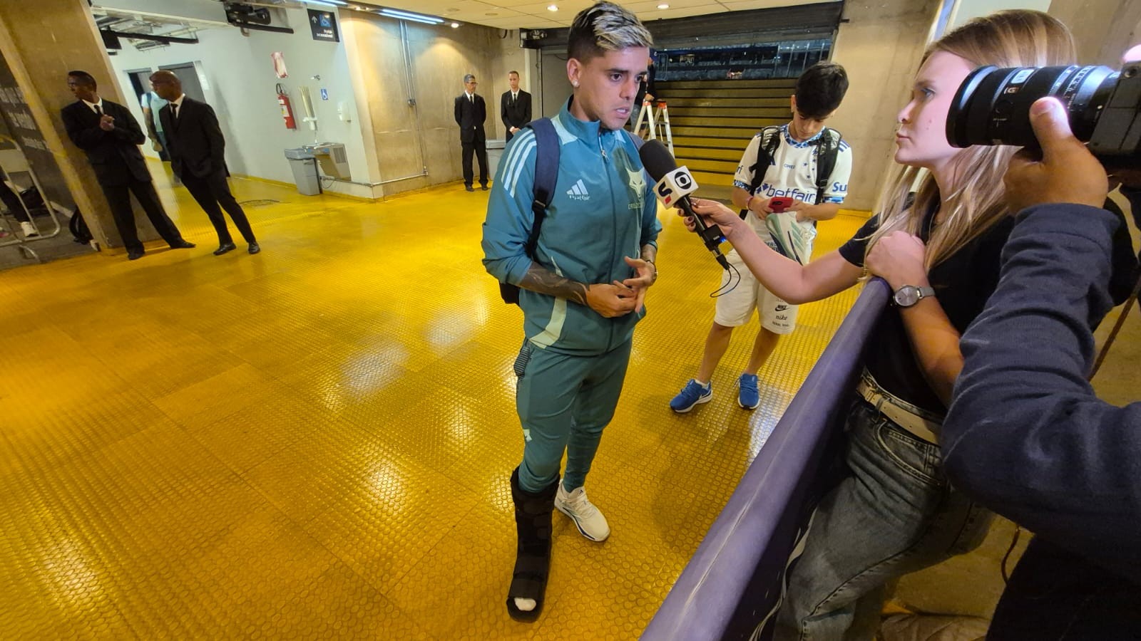 Fagner se lesiona em jogo entre Cruzeiro e CRB após provocação de Pottker