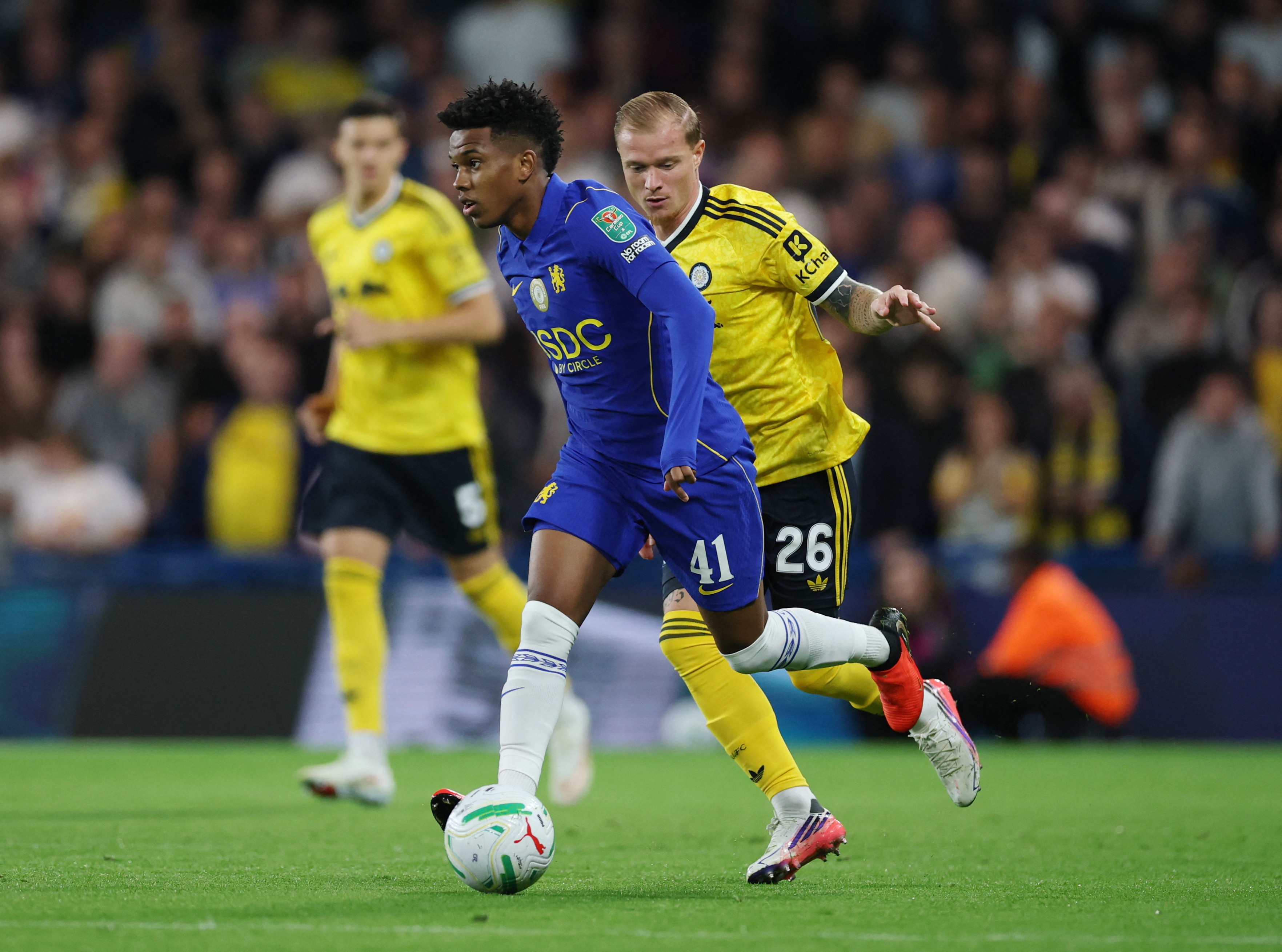 Com Estêvão de titular, Chelsea vence de virada e avança na Copa da Liga Inglesa
