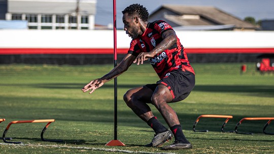 Romão tem pena revertida e desfalca o Atlético-GO só por mais uma partida na Série A - Foto: (Yngrid Oliveira/ACG)