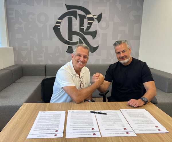 Flamengo delega poder a Boto, promove demissões e adia debate sobre estádio.