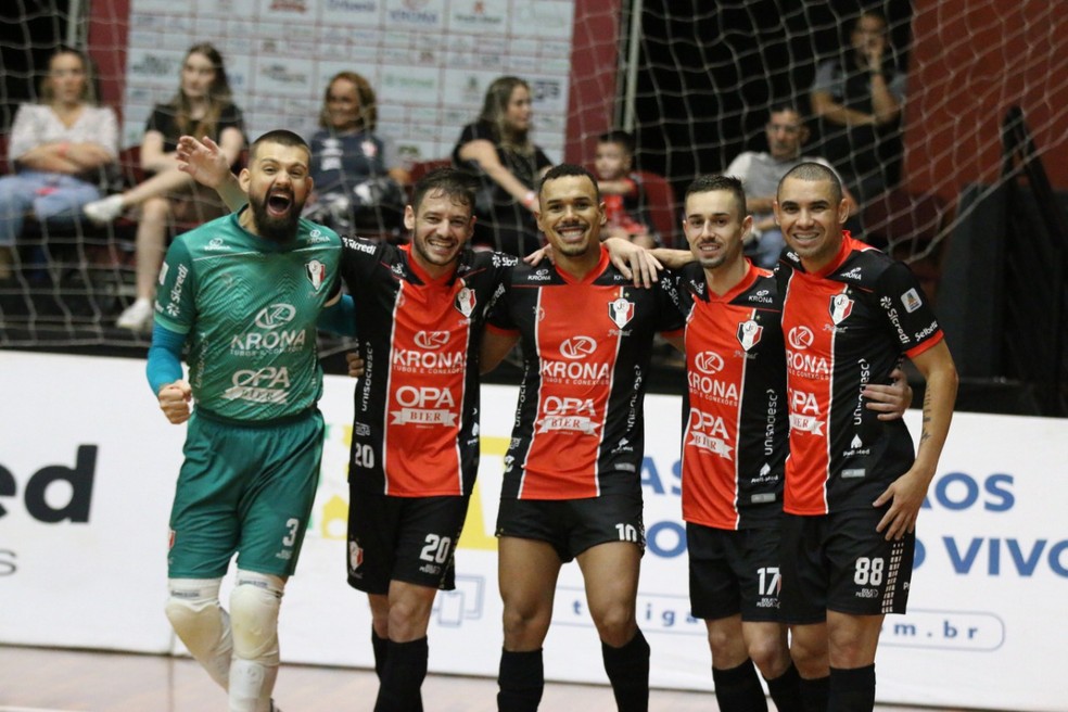 Futsal da EEB Orlando Bertoli é destaque nos JESC - Rede Vale Norte