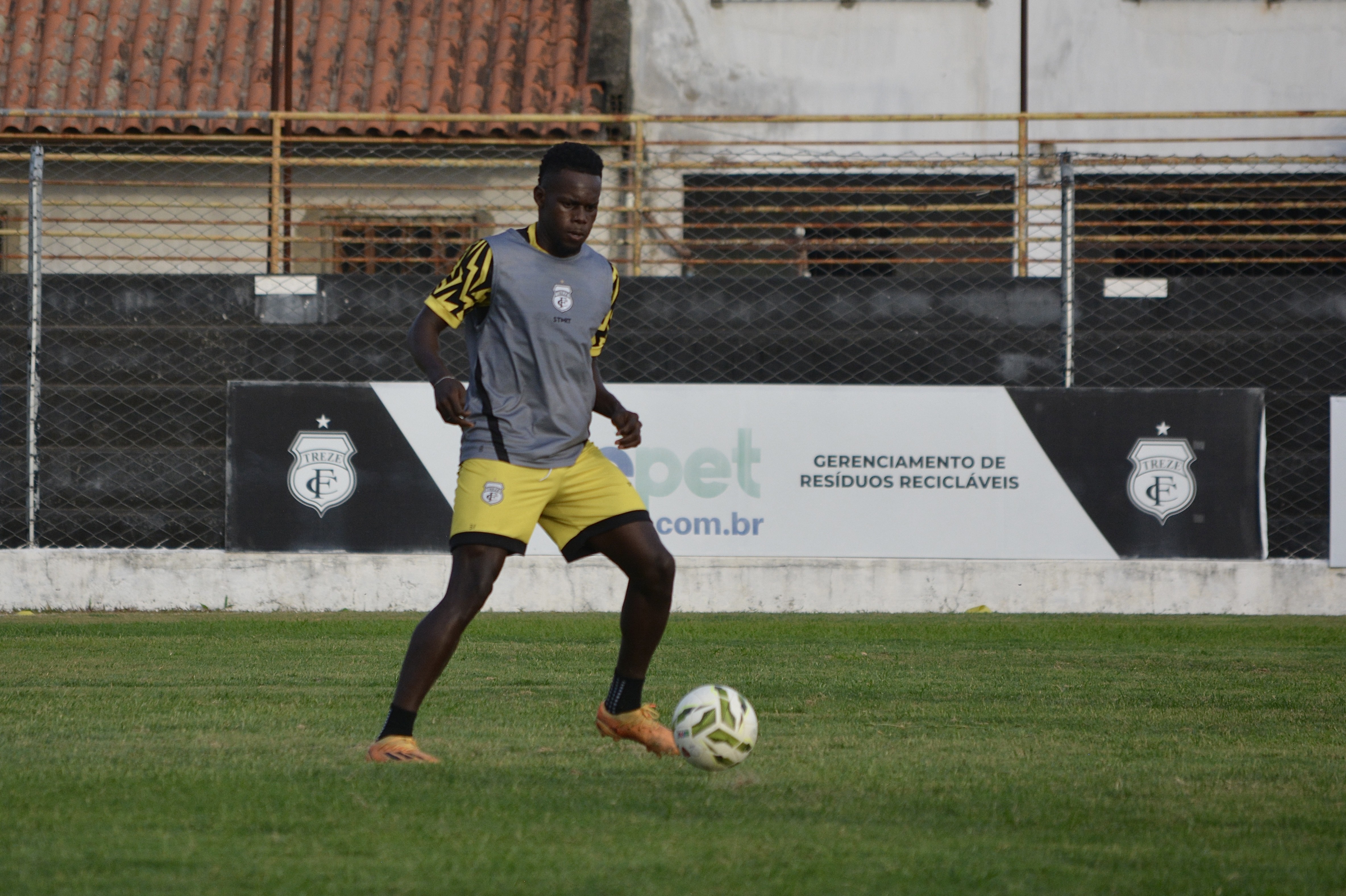 Kevin Rivas exalta trajetória no Brasil e reforça evolução do Treze com ...