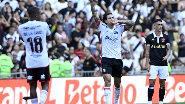 Pedro comemora gol da virada em Vasco x Flamengo