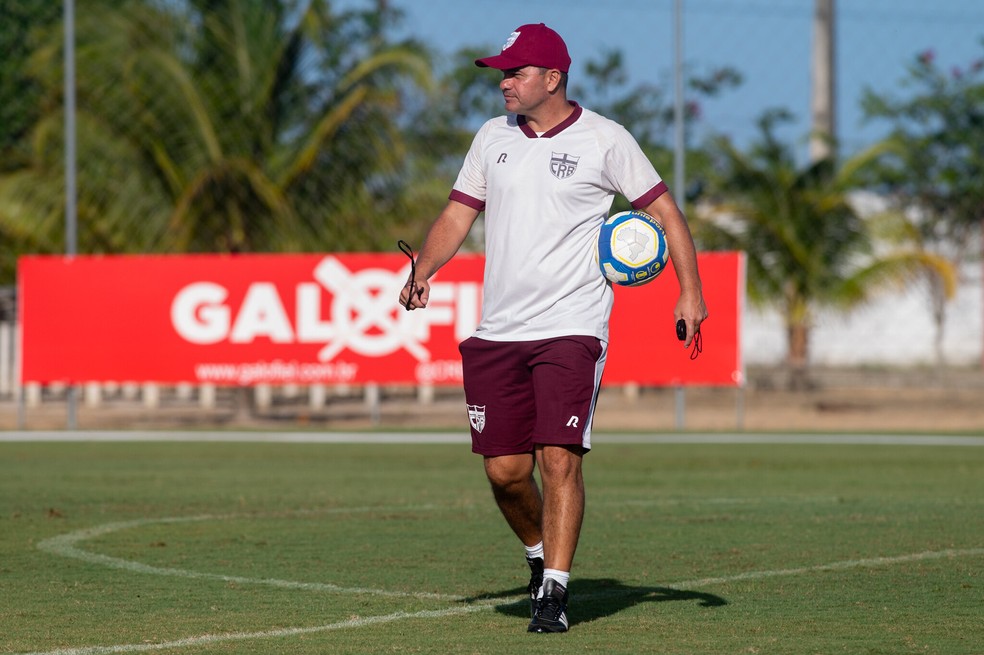 Umberto Louzer durante treino do CRB — Foto: Francisco Cedrim/Ascom CRB