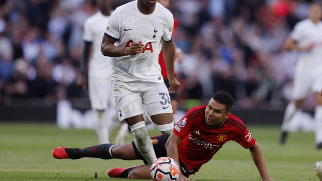Tottenham e Manchester United retornam ao Campeonato Inglês com