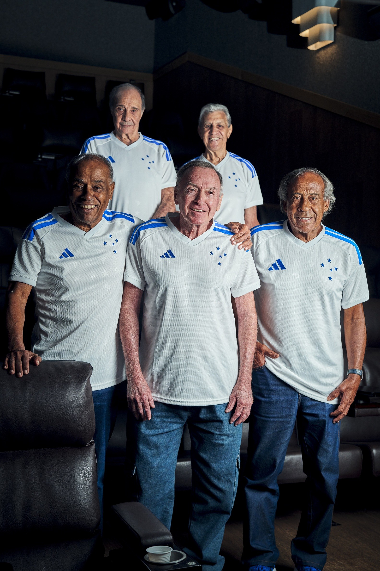 A nova camisa do Cruzeiro celebra 60 anos da Taça Brasil e reforça identidade com ídolos e história