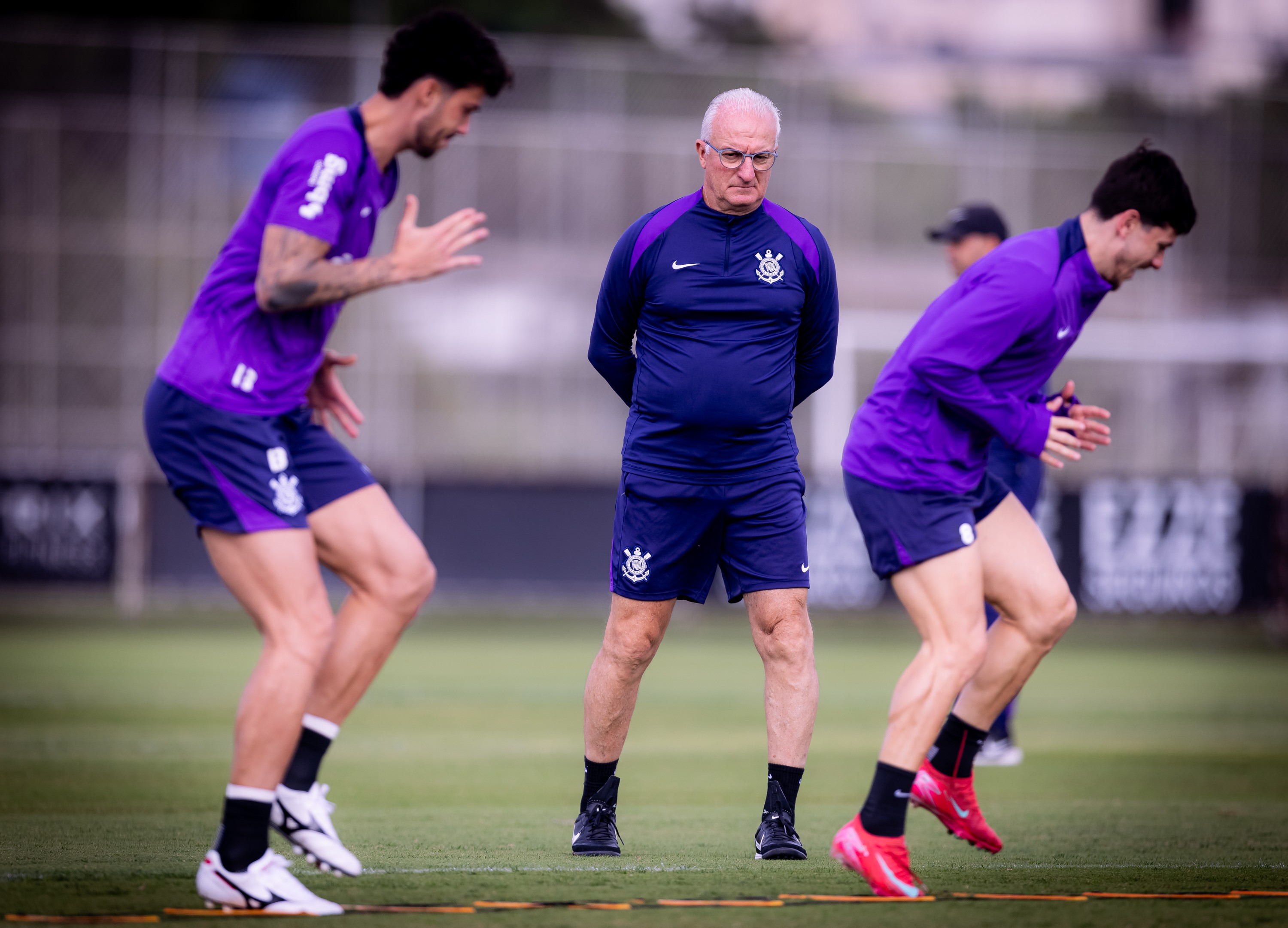 Treino do Corinthians: Dorival monta esquema tático e inicia preparação para encarar o Grêmio 