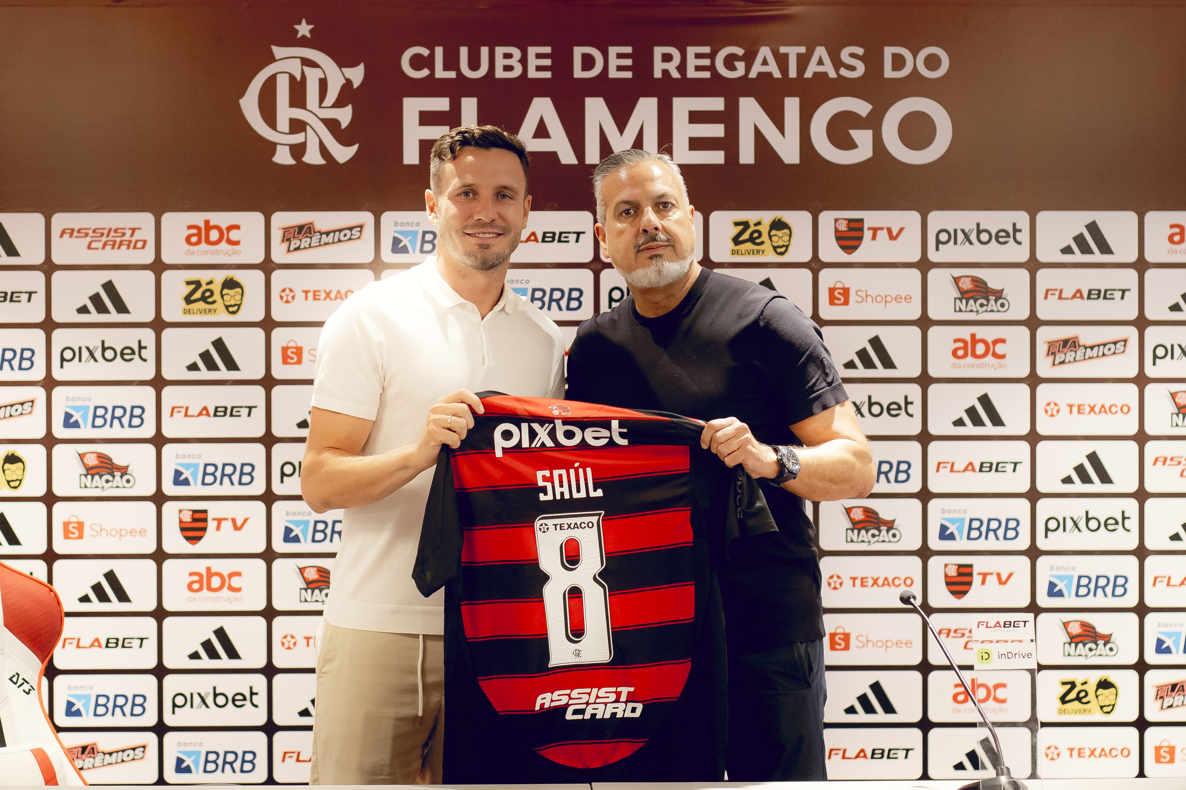 Entenda como reforço vetado mudou rota do Flamengo no mercado e atenuou pressão sobre Boto