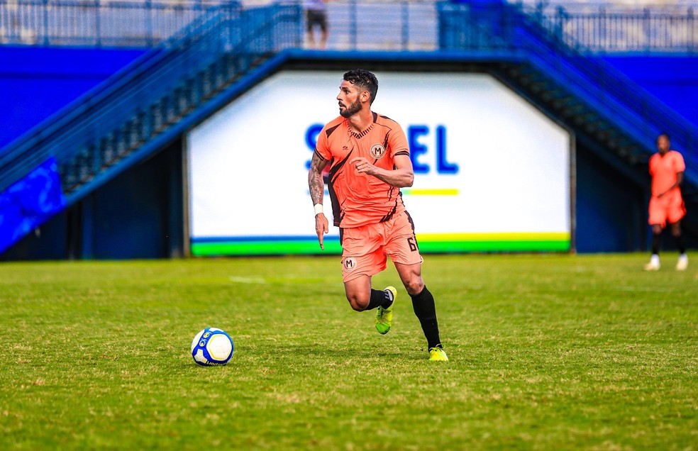O lateral-esquerdo marcou um dos gols do Manauara na vit&oacute;ria contra o Trem-AP na &uacute;ltima rodada da S&eacute;rie D &mdash; Foto: Laiza Balieiro/Manauara EC