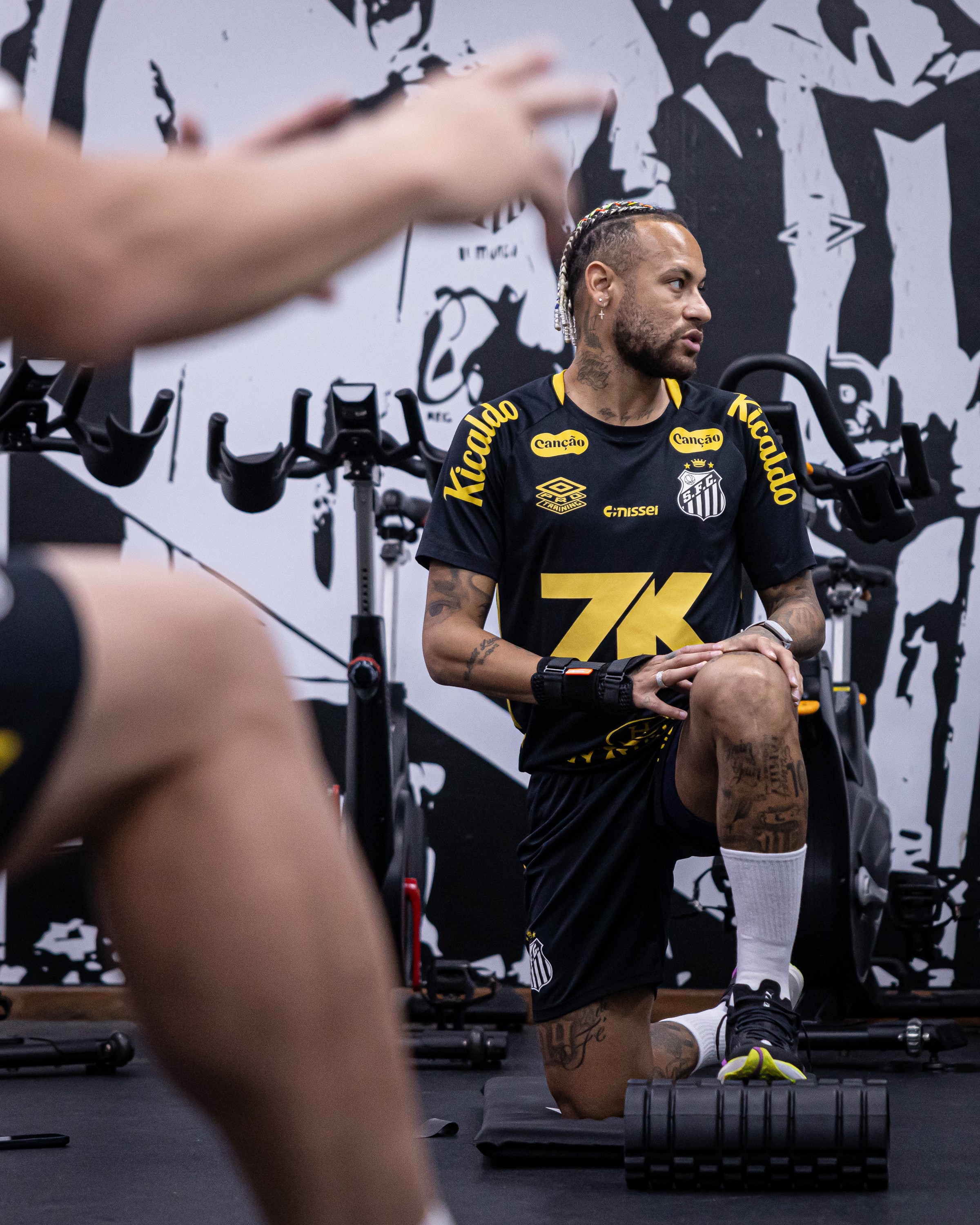 Neymar é preservado de treino do Santos após alcançar maior sequência de jogos em dois anos