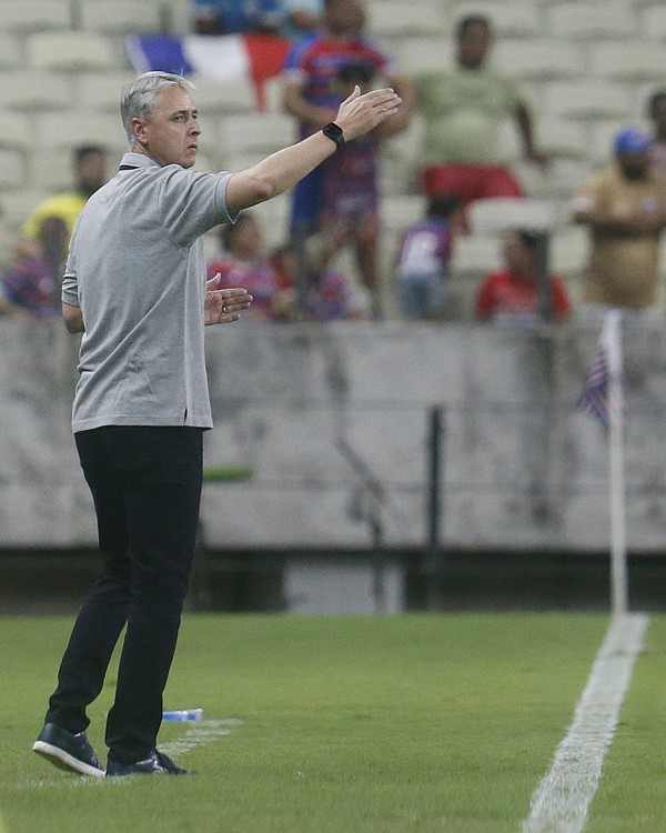 Tiago Nunes relaciona empate do Botafogo com inexperiência do