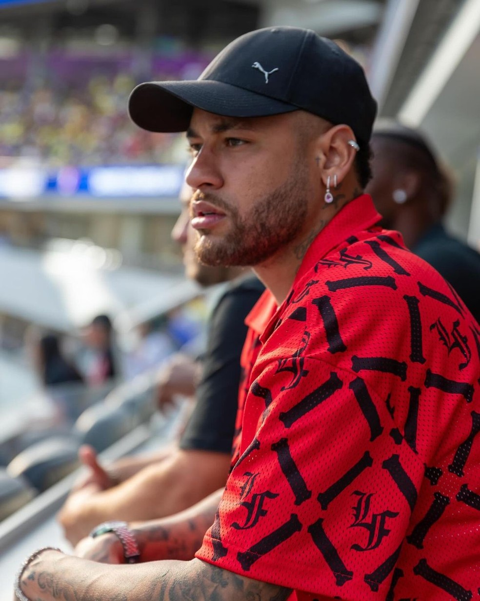 Neymar assiste ao jogo do Brasil contra Costa Rica — Foto: Reprodução Instagram