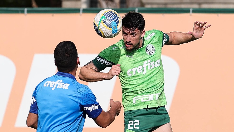 Piquerez durante treino do Palmeiras na Academia de Futebol — Foto: Cesar Greco