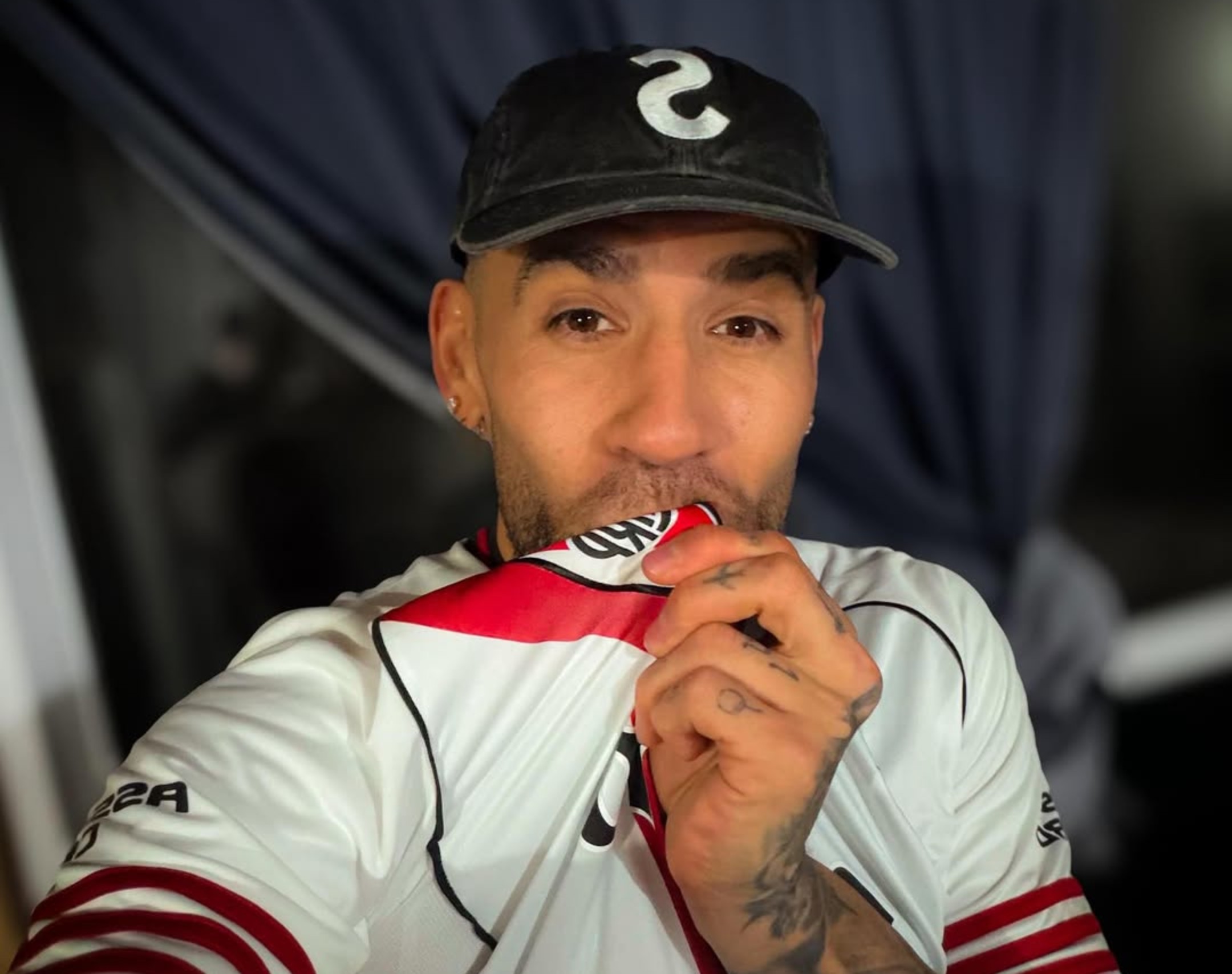 Otamendi, vice-campeão com a Argentina, abre mão de folgas e se coloca à disposição do River
