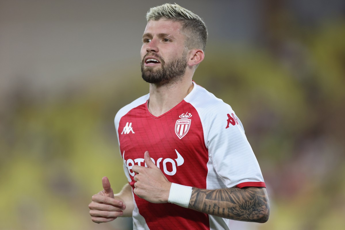 SEM LEILÃO? Corinthians não planeja disputar contratação de Wendell com rival e Caio Henrique vira 1º opção