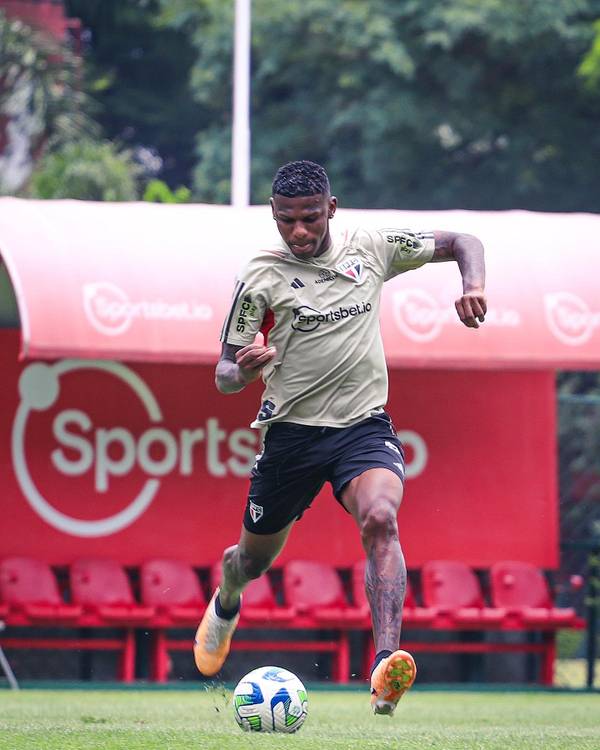 Escalação do São Paulo: Lucas e Rafinha não pegam o Flamengo no último jogo da temporada