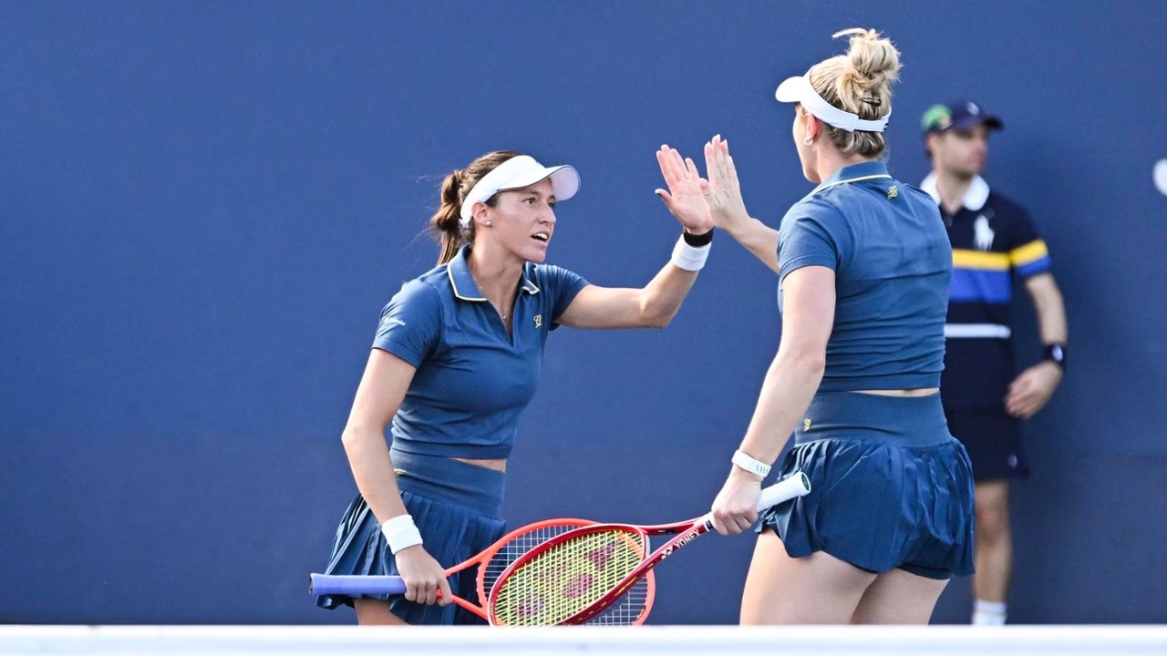 Luisa Stefani e Gaby Dabrowski dominam adversárias e avançam às quartas do US Open