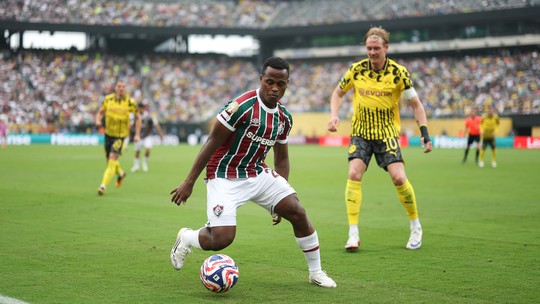 Fluminense esbanja coragem contra Borussia e mostra que não está na Copa a passeio  - Tricolor joga melhor do que o Dortmund, é superior durante os 90 minutos e faz por merecer a vitória. Impressão é ótima, mas agora busca é por regularidade 