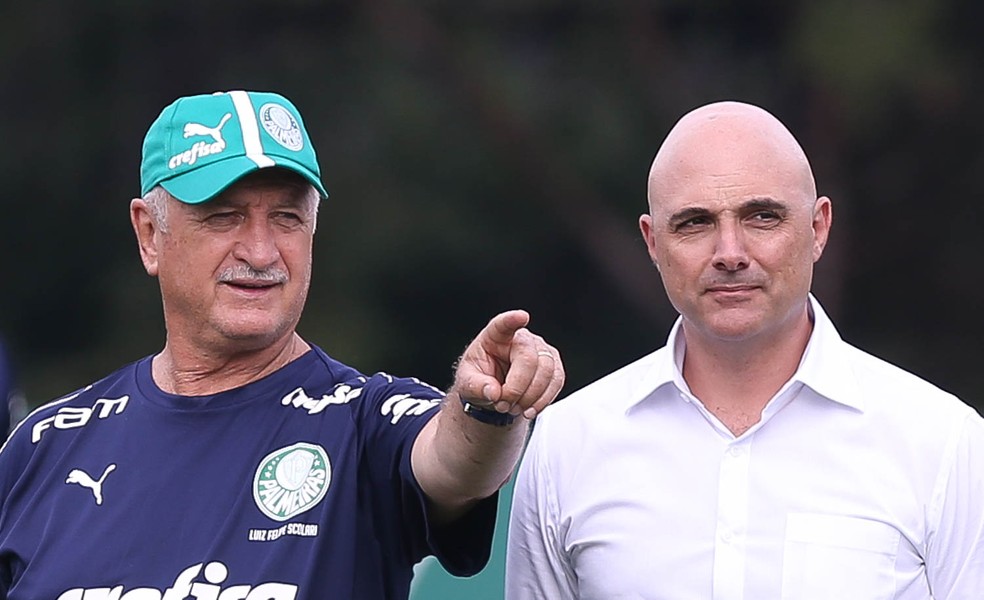 Luiz Felipe Scolari em momento de concentração no Palmeiras.