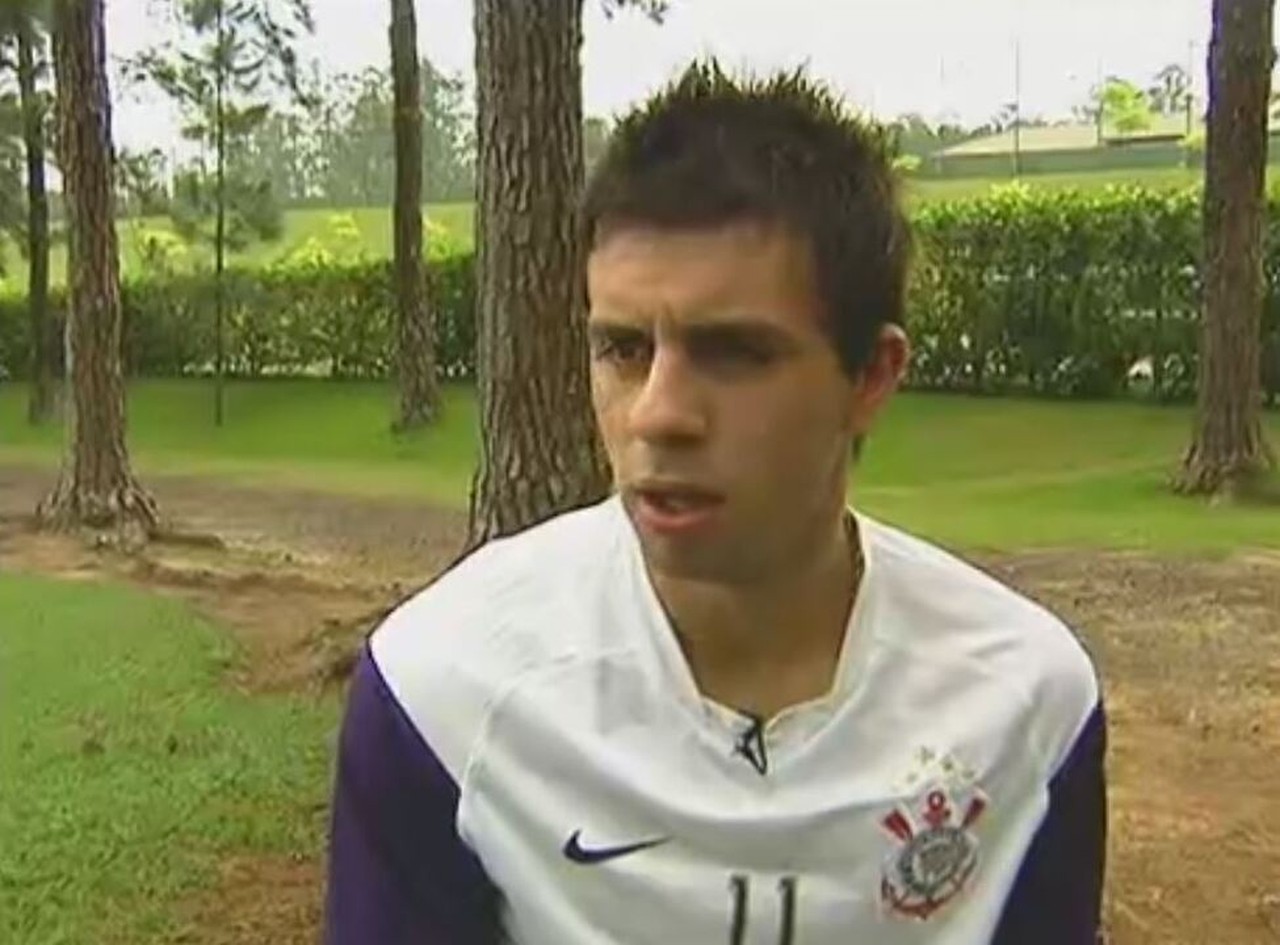 Novo Messi do Huracán quase foi despejado no Corinthians; hoje comanda podcast na Argentina.